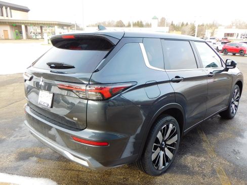 New 2026 Mitsubishi Outlander SE image 5