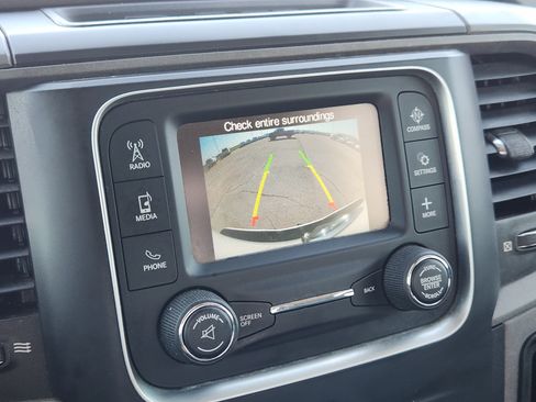 Used 2018 RAM 1500 Express RWD image 17