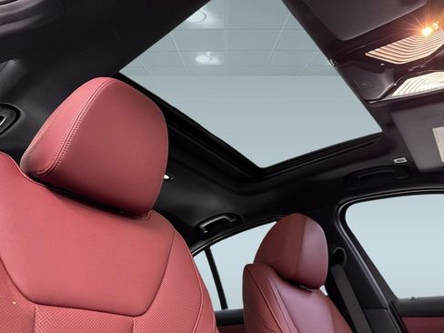 Used 2026 BMW 330i Sedan w/ Convenience Package image 15