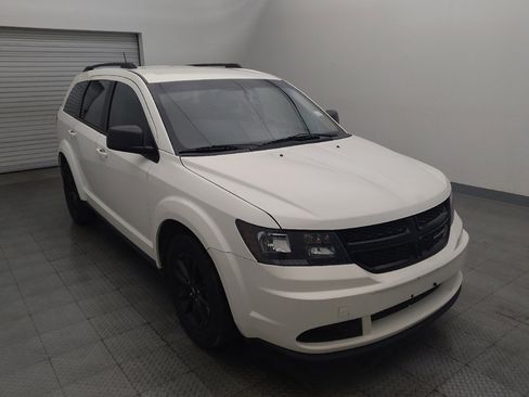 Used 2020 Dodge Journey SE w/ SE Popular Equipment Group image 13