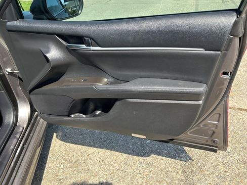 Used 2023 Toyota Camry XSE image 17