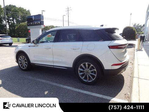 Used 2022 Lincoln Corsair AWD w/ Premium Package image 4