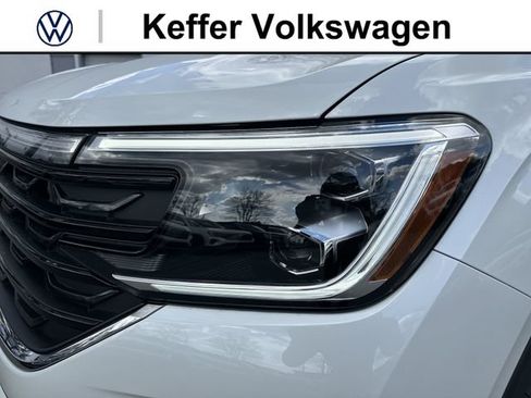 New 2026 Volkswagen Atlas SEL Premium R-Line AWD/4WD image 9