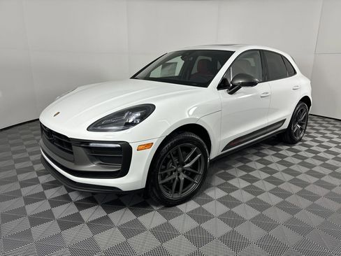 Certified 2025 Porsche Macan Turbo image 1