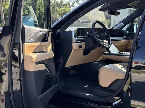 Certified 2026 Cadillac Escalade IQ Sport 2 AWD/4WD image 13