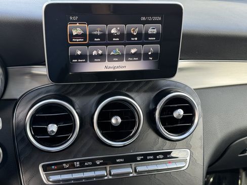 Used 2019 Mercedes-Benz GLC 300 image 21