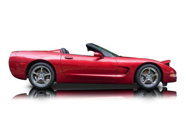 Used 2004 Chevrolet Corvette Convertible w/ Preferred Equipment Group RWD image 2