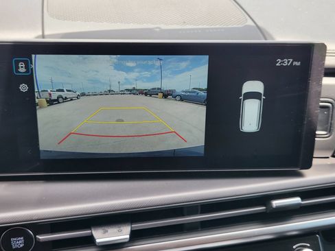 Used 2025 Hyundai Santa Fe SE FWD image 18