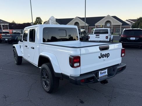 New 2025 Jeep Gladiator Sport image 8
