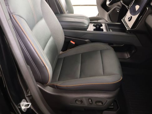 Used 2025 GMC Acadia AT4 AWD/4WD image 14