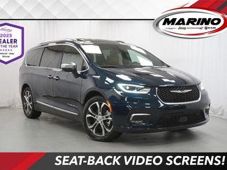 Used 2024 Chrysler Pacifica Pinnacle video 1