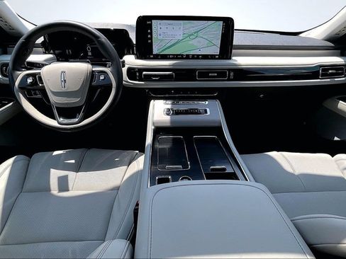 Used 2025 Lincoln Aviator Reserve w/ Equipment Group 201A AWD/4WD image 9