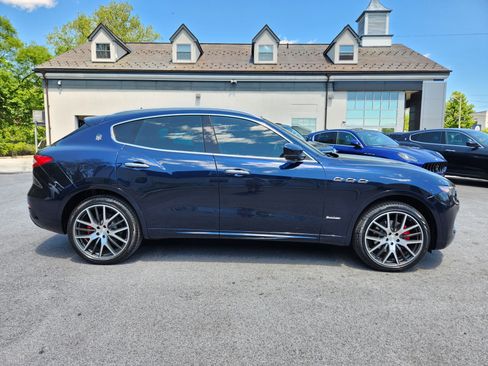 Used 2019 Maserati Levante GranLusso AWD/4WD image 6