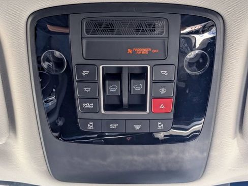 Certified 2025 Kia Carnival SX Prestige FWD image 30