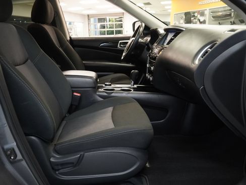 Used 2020 Nissan Pathfinder SV AWD/4WD image 37