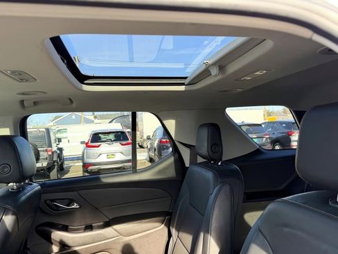 Used 2018 Chevrolet Traverse Premier image 8