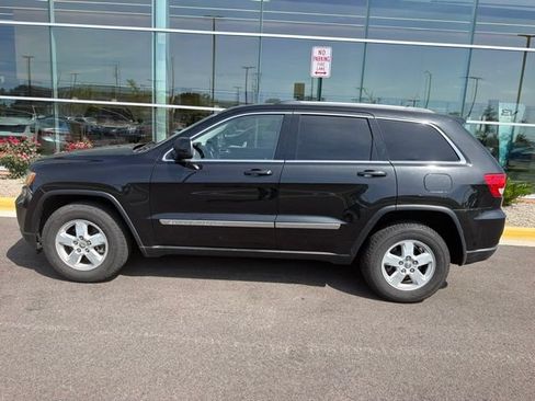 Used 2012 Jeep Grand Cherokee Laredo w/ Laredo E Group AWD/4WD image 29