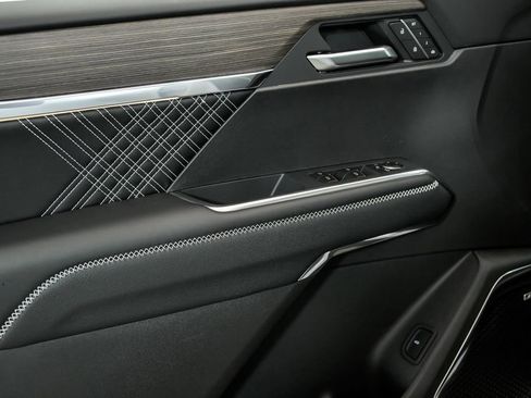 New 2026 GMC Acadia Denali image 5