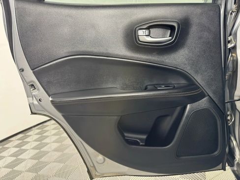 Used 2019 Jeep Compass Limited image 41