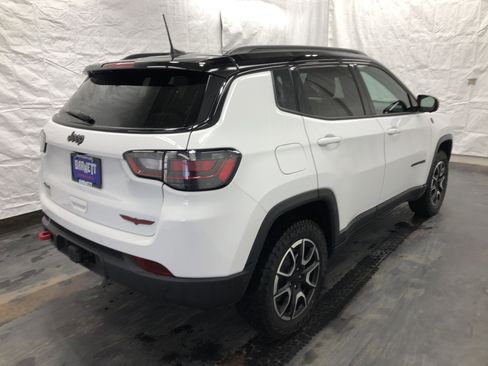 Used 2024 Jeep Compass Trailhawk w/ Trailhawk Elite Group image 5