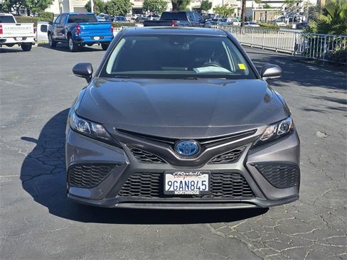 Used 2023 Toyota Camry SE image 2