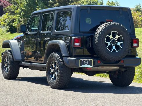 Used 2021 Jeep Wrangler Unlimited Rubicon w/ Cold Weather Group AWD/4WD image 5
