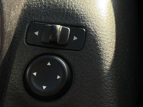 Used 2018 Nissan Rogue S FWD image 24