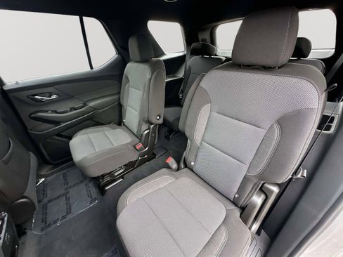 Used 2023 Chevrolet Traverse LT FWD image 33