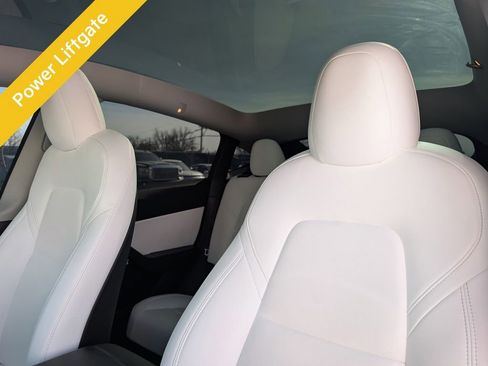 Used 2022 Tesla Model Y Performance image 9