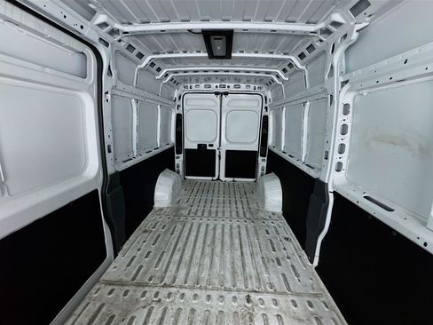 Used 2025 RAM ProMaster 2500 w/ Convenience Group FWD image 14
