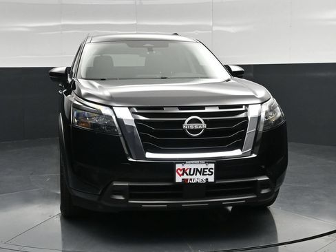Used 2025 Nissan Pathfinder SV FWD image 5