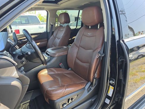 Used 2016 Cadillac Escalade ESV Luxury AWD/4WD image 11