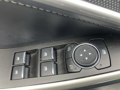 Used 2022 Ford Explorer XLT w/ Equipment Group 202A image 19