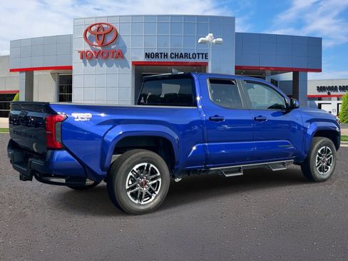 Used 2025 Toyota Tacoma TRD Sport RWD image 6
