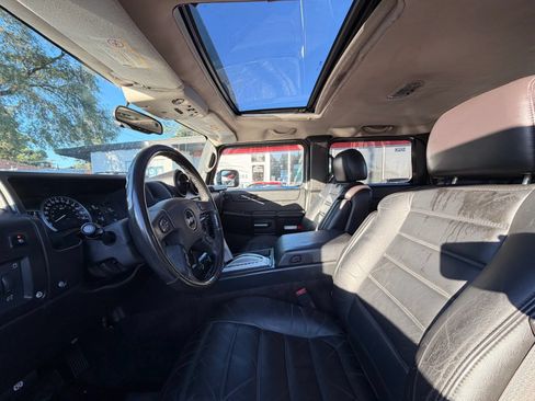 Used 2005 HUMMER H2 SUT w/ Preferred Equipment Group AWD/4WD image 9