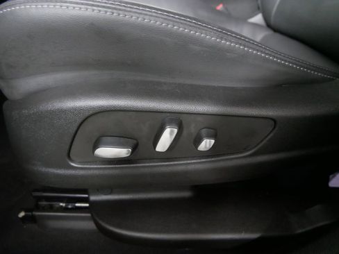 Used 2024 Cadillac XT6 Sport image 16