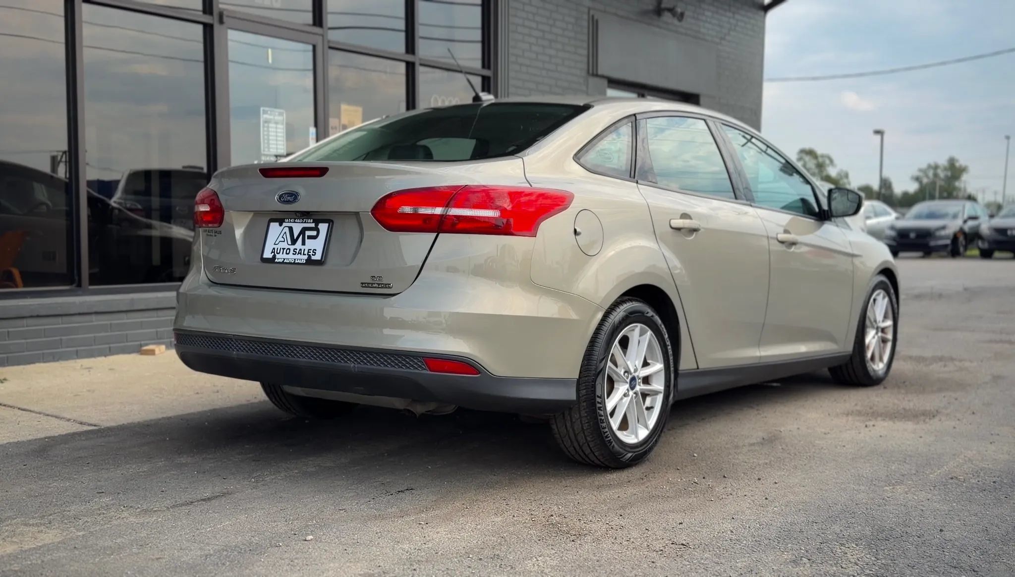 Used 2016 Ford Focus SE FWD image 2