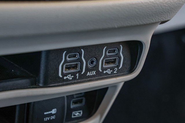 Used 2022 Chrysler Pacifica Touring-L FWD image 19