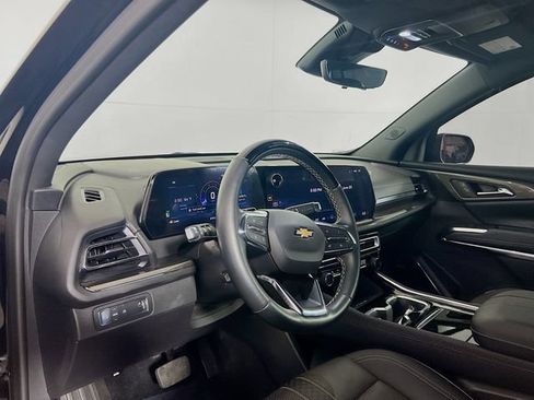 Used 2026 Chevrolet Traverse High Country FWD image 11