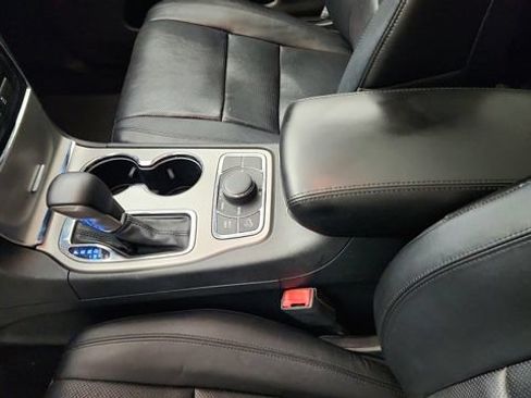 Used 2020 Jeep Grand Cherokee Limited w/ Luxury Group II AWD/4WD image 14