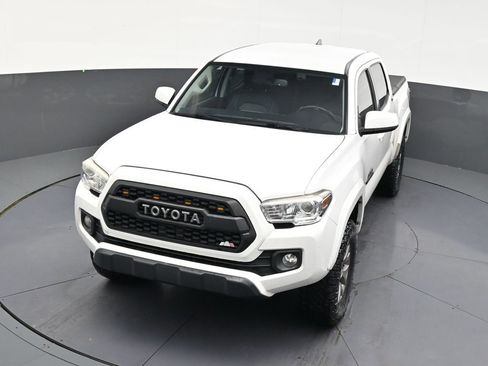 Used 2019 Toyota Tacoma SR5 image 19