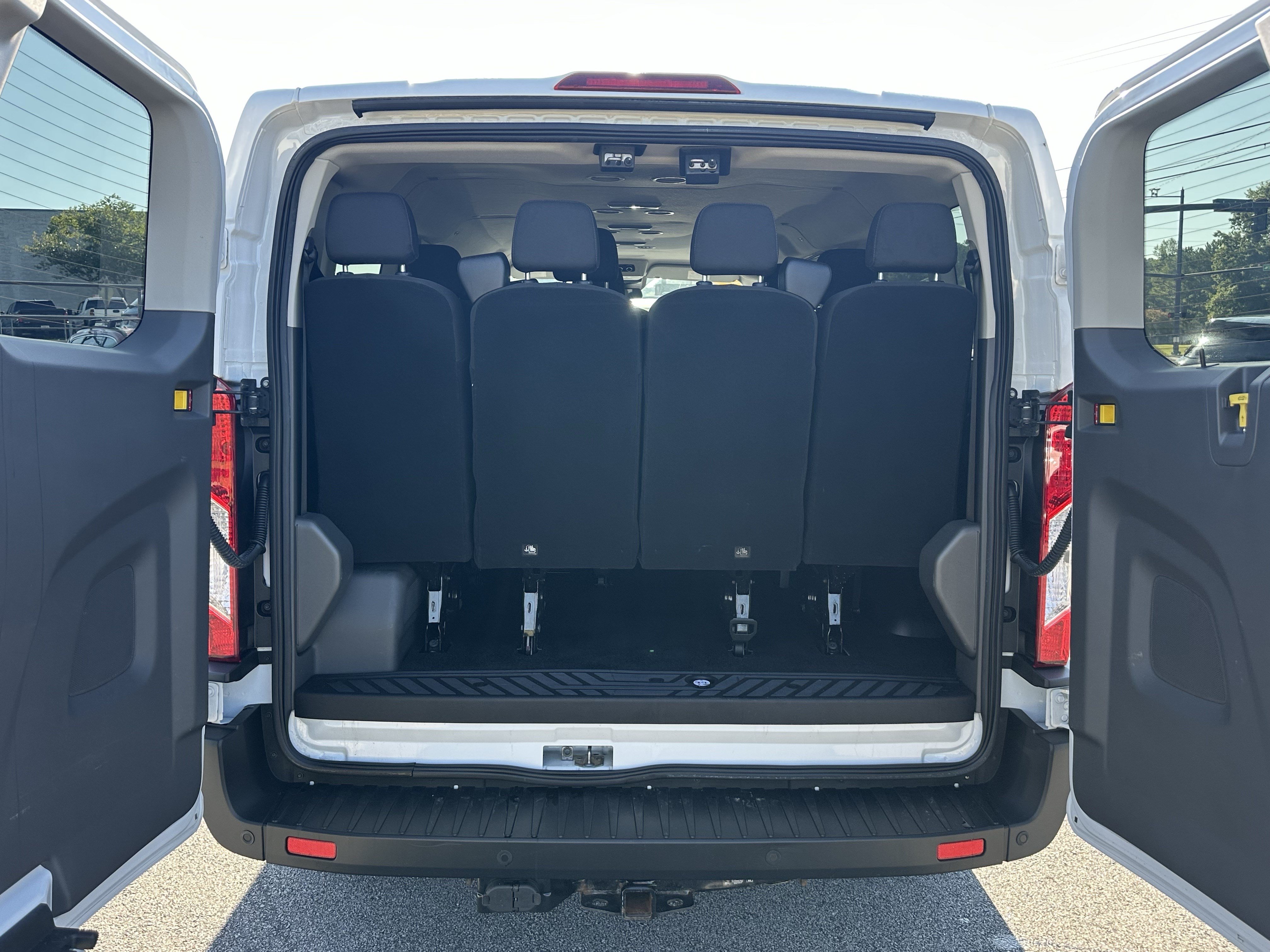 Used 2022 Ford Transit 350 XLT RWD image 19
