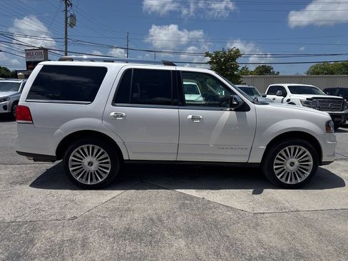 Used 2017 Lincoln Navigator Reserve AWD/4WD image 7