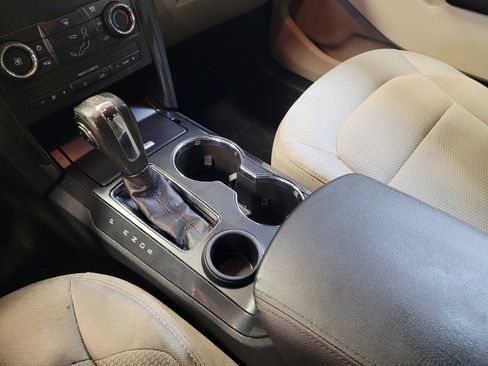 Used 2018 Ford Explorer XLT FWD image 26