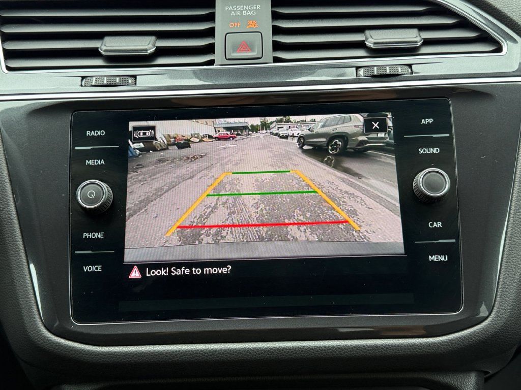 Used 2022 Volkswagen Tiguan SE FWD image 15