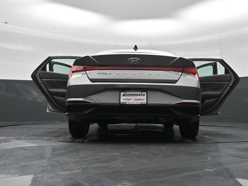 Used 2022 Hyundai Elantra SEL image 30