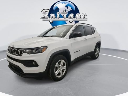 Used 2024 Jeep Compass Latitude image 4