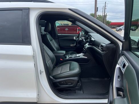 Used 2022 Ford Explorer Timberline w/ Timberline Technology Package AWD/4WD image 9