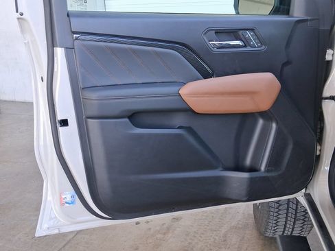 Used 2026 GMC Canyon AT4 w/ Technology Plus Package AWD/4WD image 15