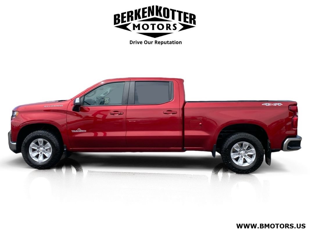 Used 2022 Chevrolet Silverado 1500 LT AWD/4WD image 4
